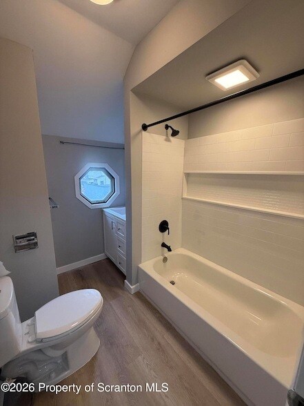 Building Photo - 708 Main St