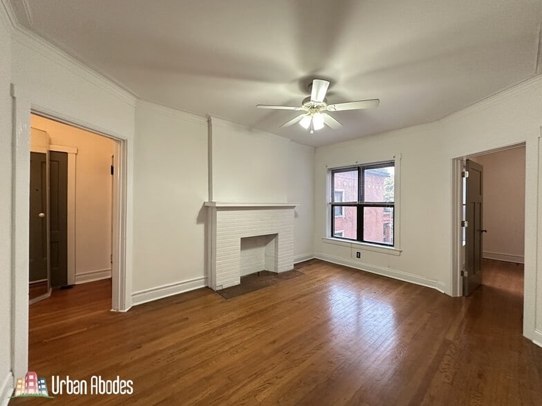 Building Photo - 3722 N Sheffield Ave