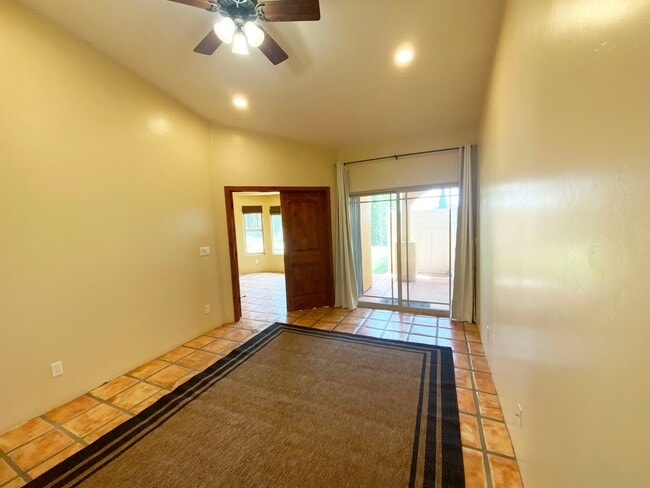 Building Photo - Large Private Yard with View- 1BD/BA ADU
