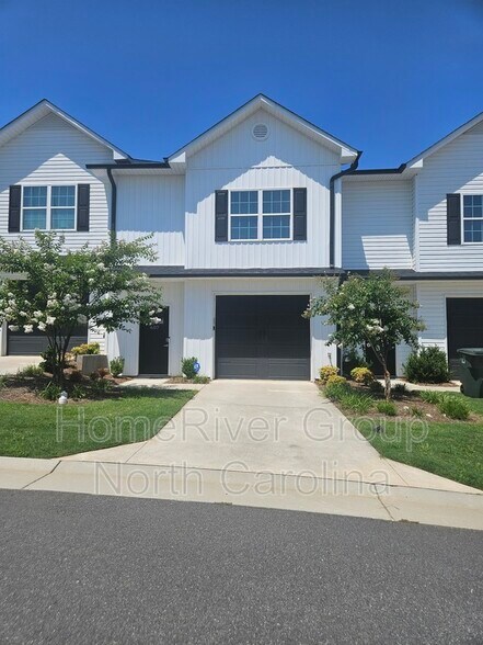 Building Photo - 607 Pompano Dr