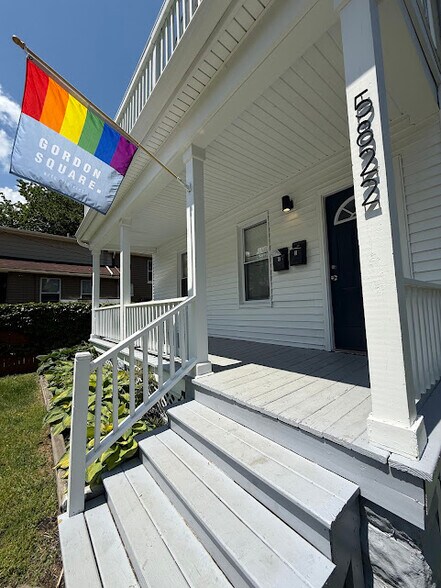 Building Photo - 5822 Lawn Ave