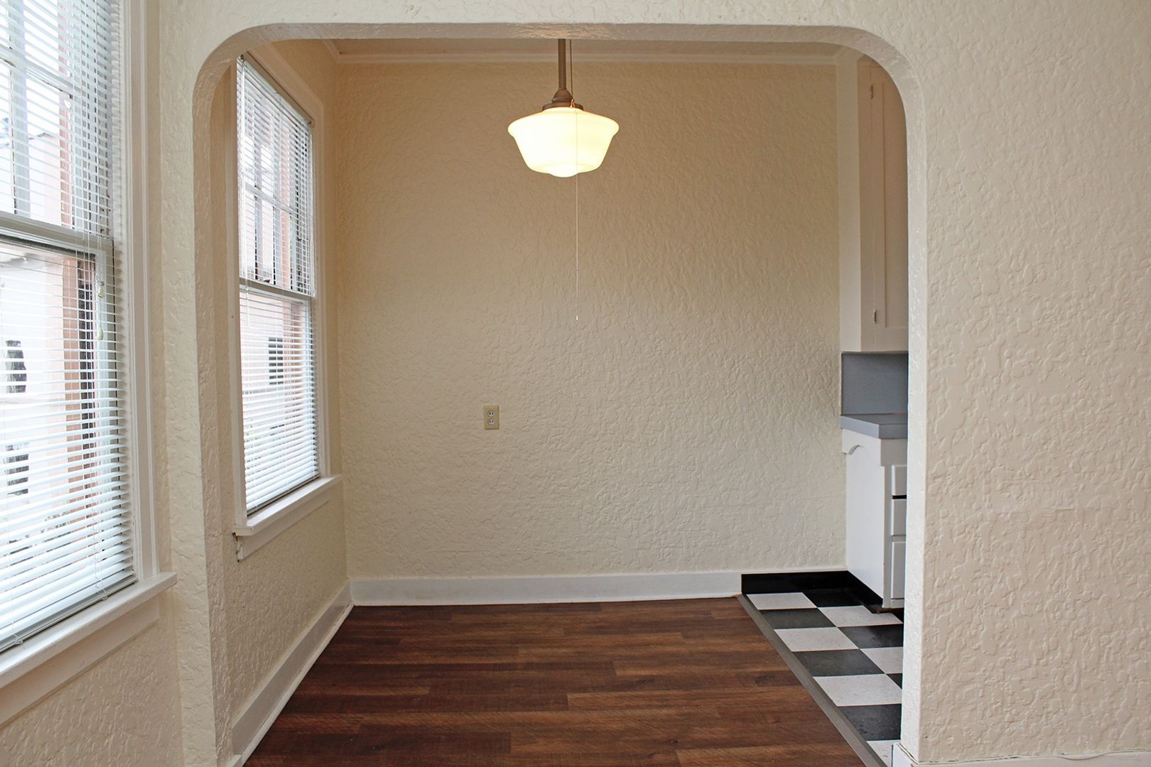 Building Photo - 2354-2362 SW Cactus Dr