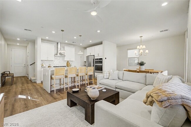 Building Photo - 1575 Crested Eagle St