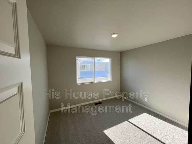 Building Photo - 1353 Reynolds St