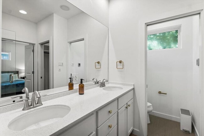 Building Photo - 3505 Villa Ct