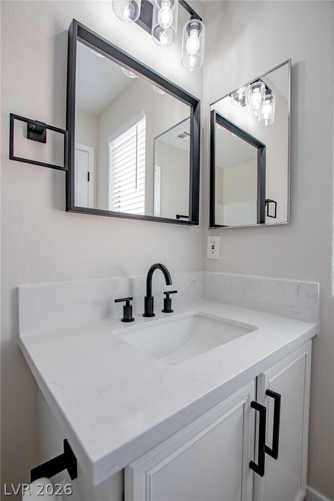 Building Photo - 2108 Sandy Ln