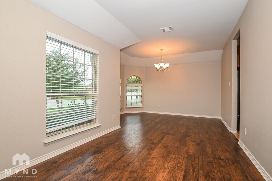 Building Photo - 1020 Hiddencreek Dr