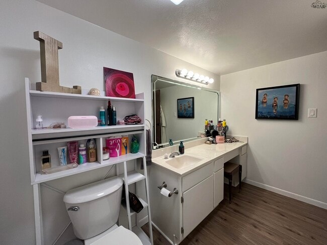 Building Photo - 2100 Santa Fe St