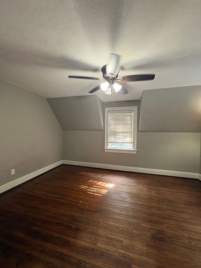 Building Photo - 783 Sanders Rd