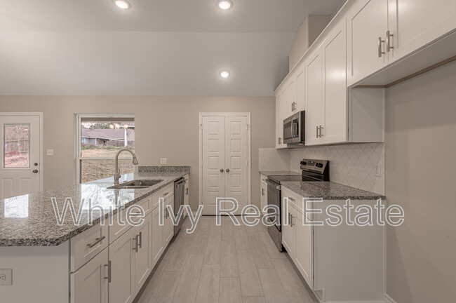 Building Photo - 49 Hickory Bend