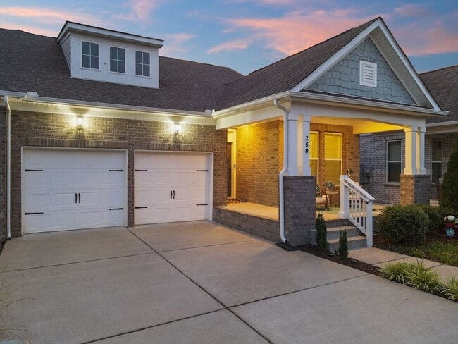 Building Photo - 250 Tanglewood Ln