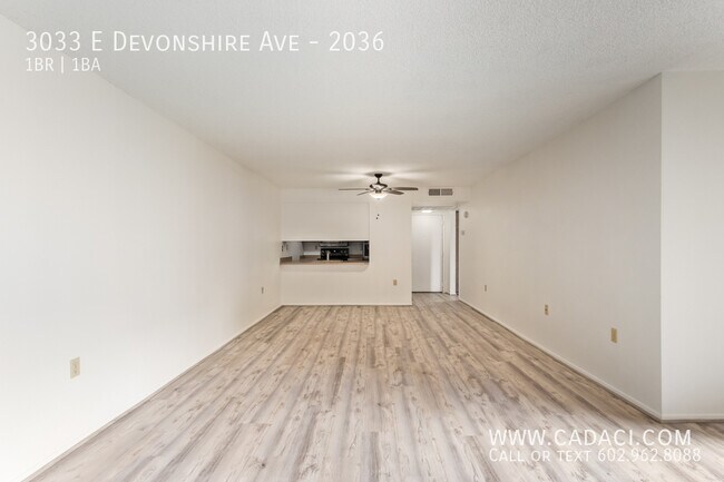 Building Photo - 3033 E Devonshire Ave