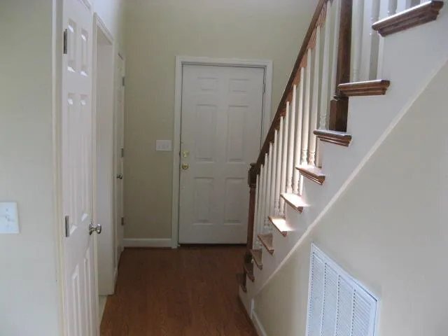 Building Photo - 500 Twin Oaks Cir