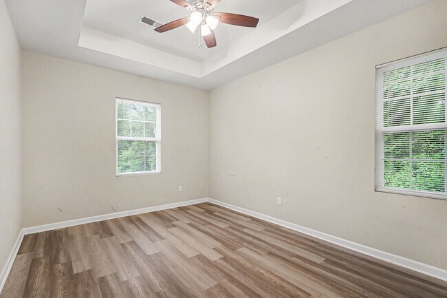 Building Photo - 635 Johns Ln