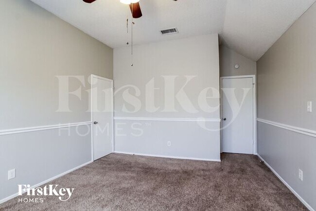 Building Photo - 6610 Cove Lake Dr