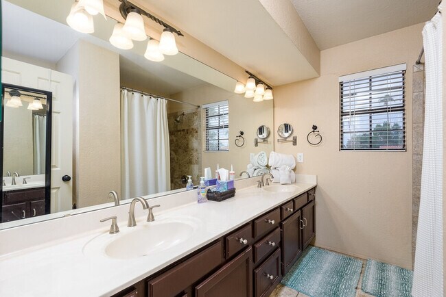 Building Photo - 16025 N 58th Pl