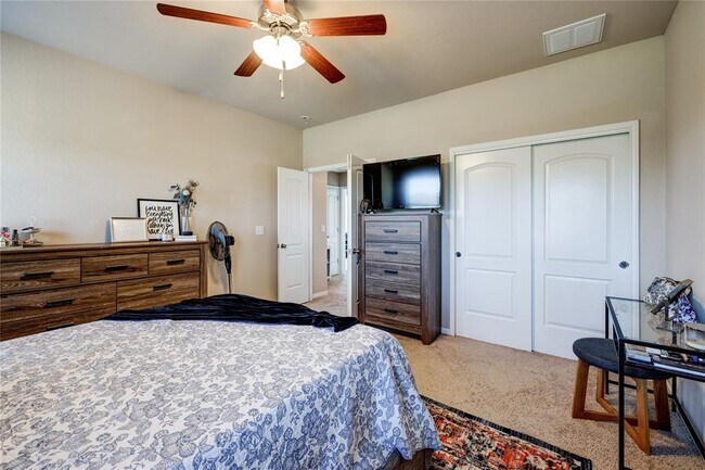 Building Photo - 5901 Scenic Lake Dr