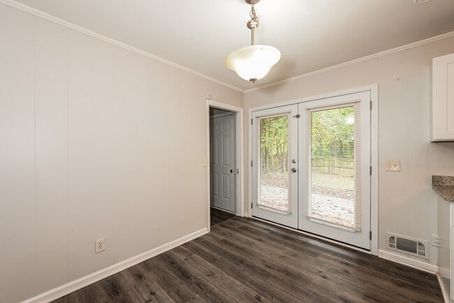 Building Photo - 3639 Telstar Dr