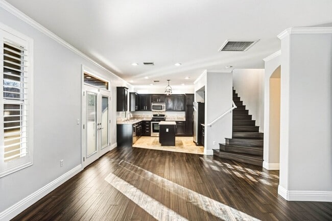 Building Photo - Beautiful 3 Bed South Summerlin Home With 1st Floor Bed and Bath