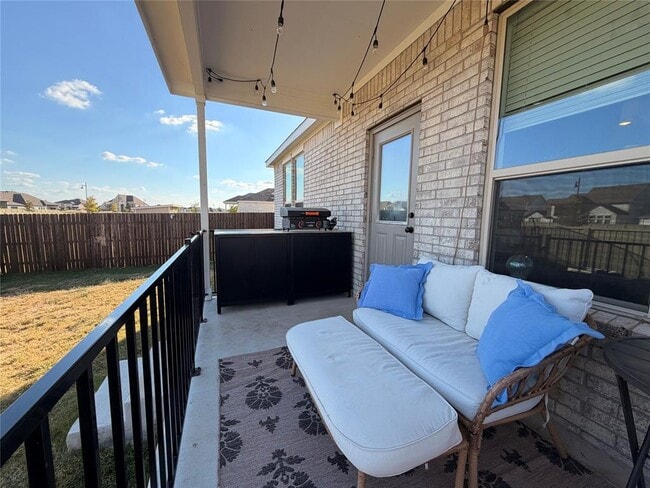 Building Photo - 112 Bennington Dr