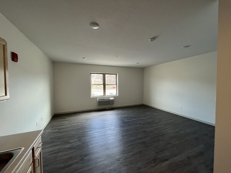 Building Photo - 202 Valley Green Sq