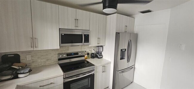 Building Photo - 2262 Discovery Cir W