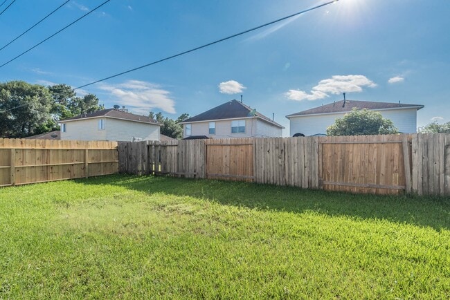 Building Photo - 20931 Gastonbury Ln