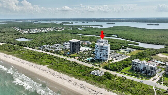 Building Photo - 5049 N Hwy A1A