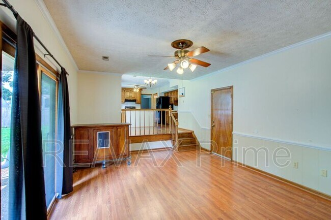 Building Photo - 71 Michaels Woods Dr