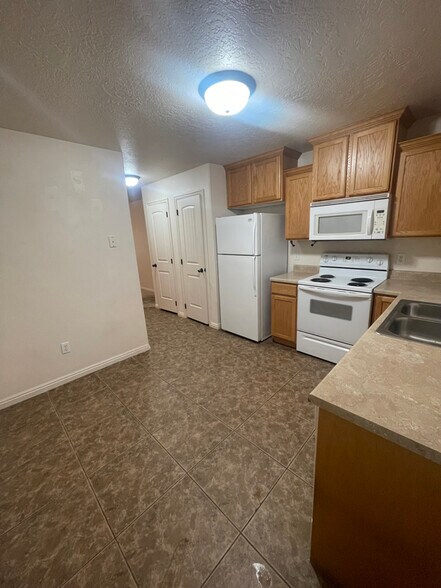 Building Photo - 4227 W 75 N