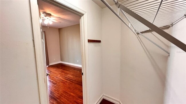Building Photo - 949 Dekleva Dr