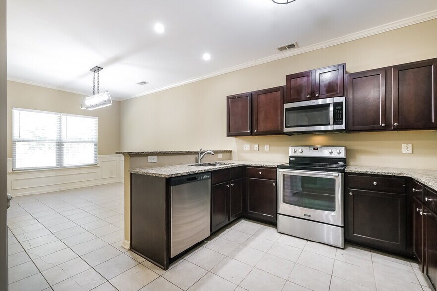 Building Photo - 40 Hamil Ct NW