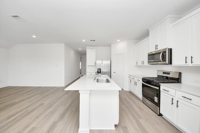 Building Photo - 40630 Balsam Run Ln