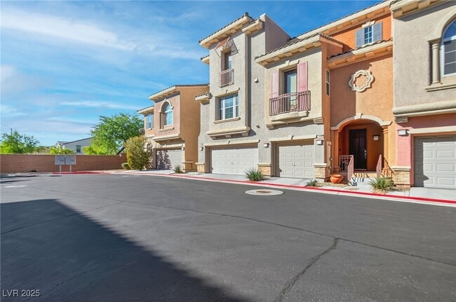 Building Photo - 10091 Sand Key St