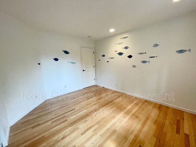 Building Photo - 315 N 155th St