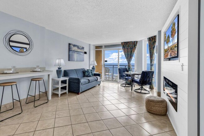 Building Photo - 647 N Creekside Dr