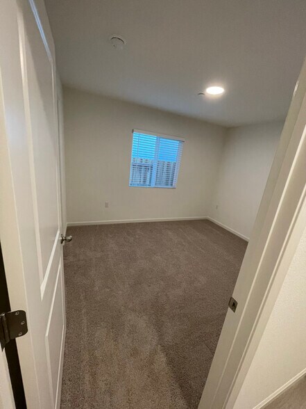 Building Photo - 2469 Cellar St