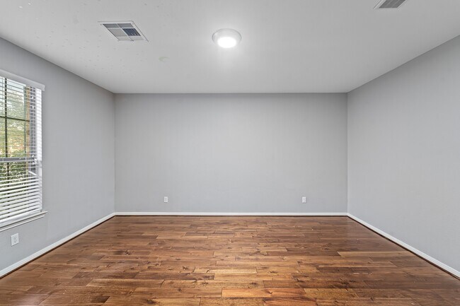 Building Photo - 815 Messina Ln