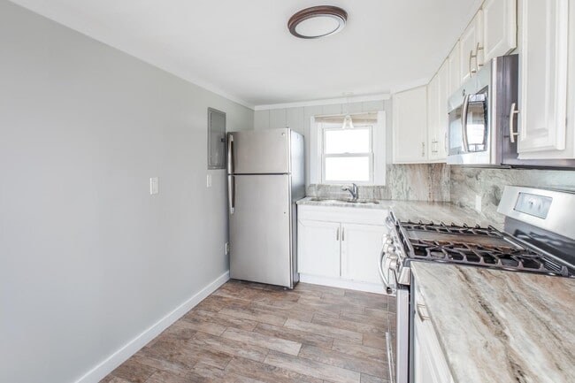 Building Photo - 140 Ashworth Ave