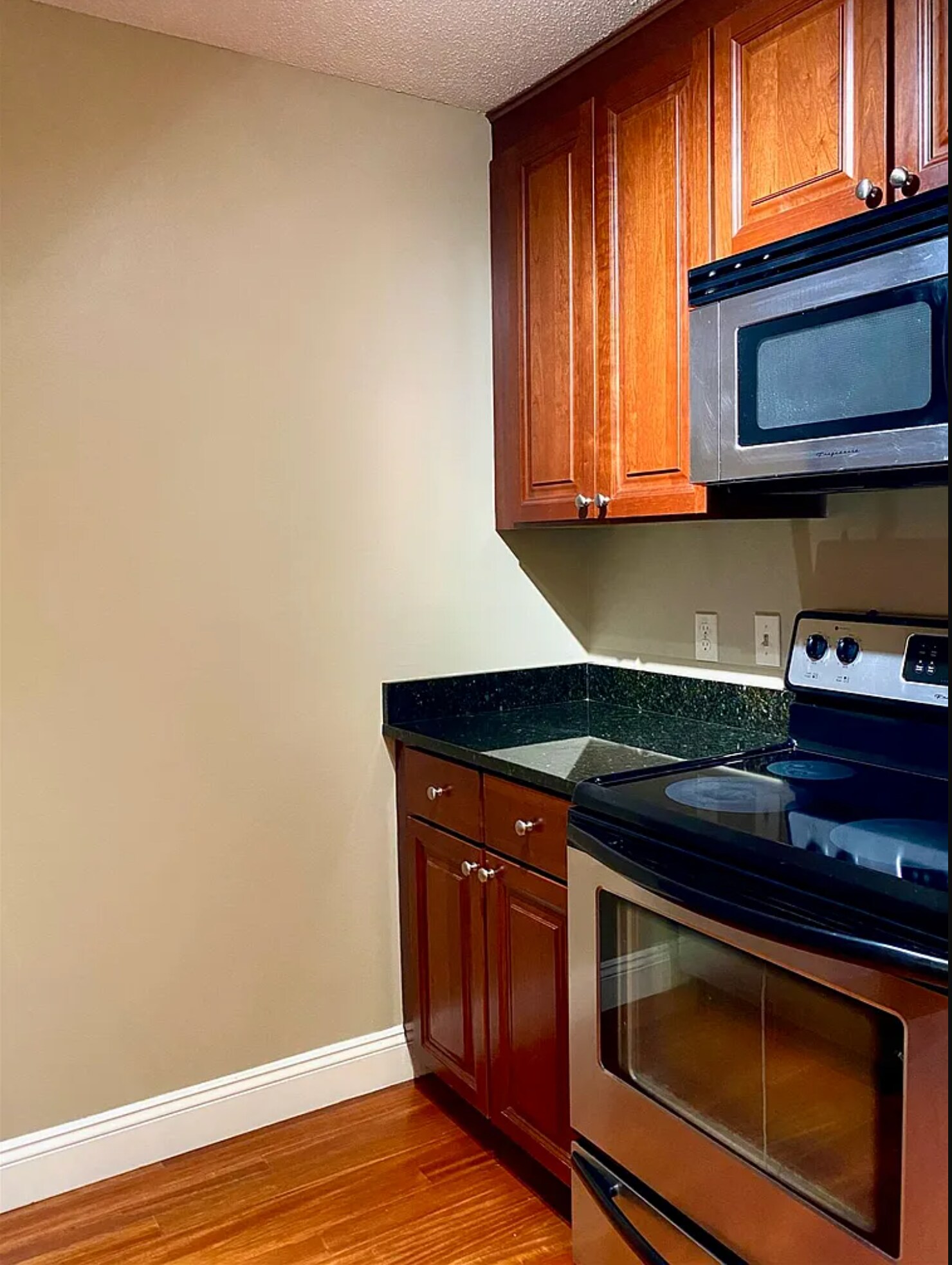 Building Photo - 132 Eastern Ave