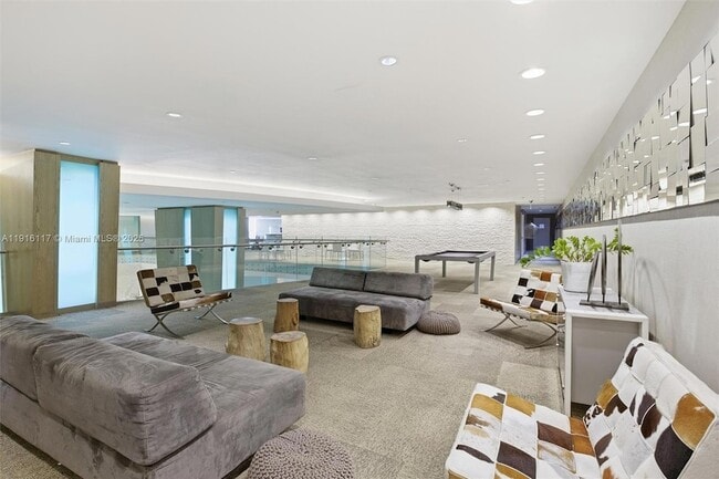 Building Photo - 92 SW 3rd St