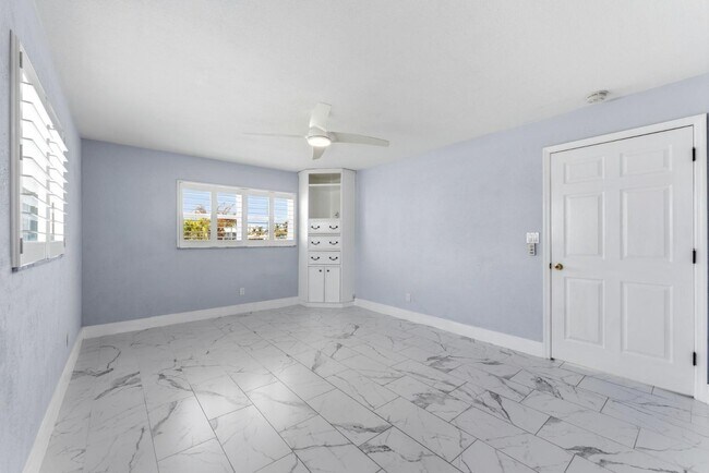 Building Photo - 1245 79th St S