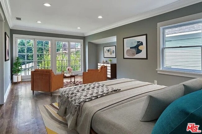 Building Photo - 515 S Van Ness Ave