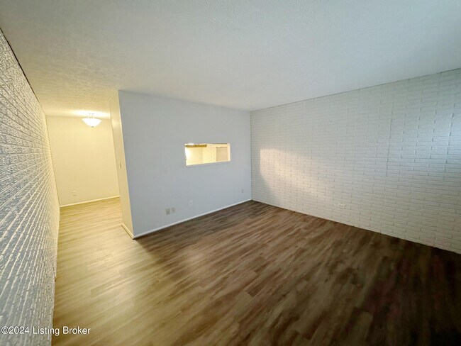 Building Photo - 4012 Dupont Cir