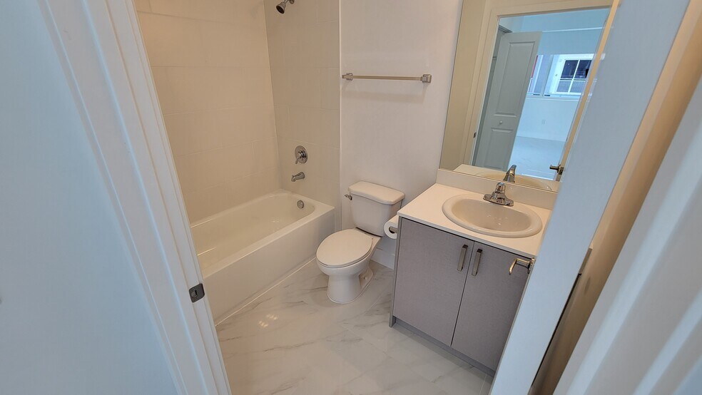 Building Photo - 1380 W 30th St