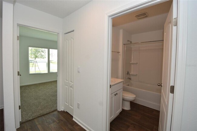 Building Photo - 9 Springwood Dr