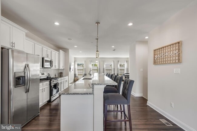 Building Photo - 11411 Tolkien Ave