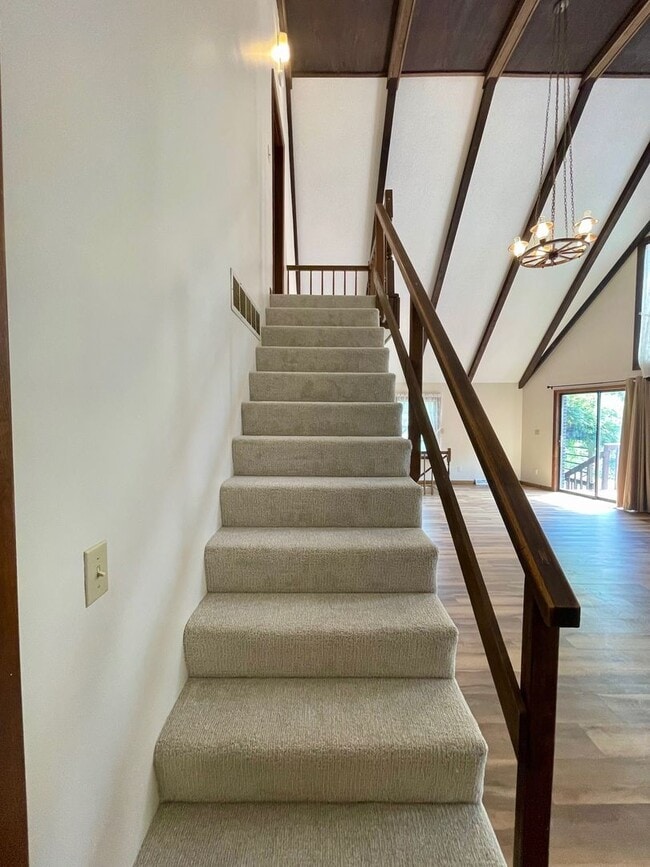 Building Photo - Unique 4 Bedroom Home on Dead-End Road w/ ...