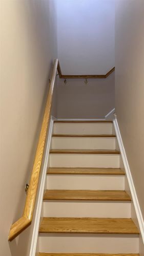 Building Photo - 1209 Summit Ave