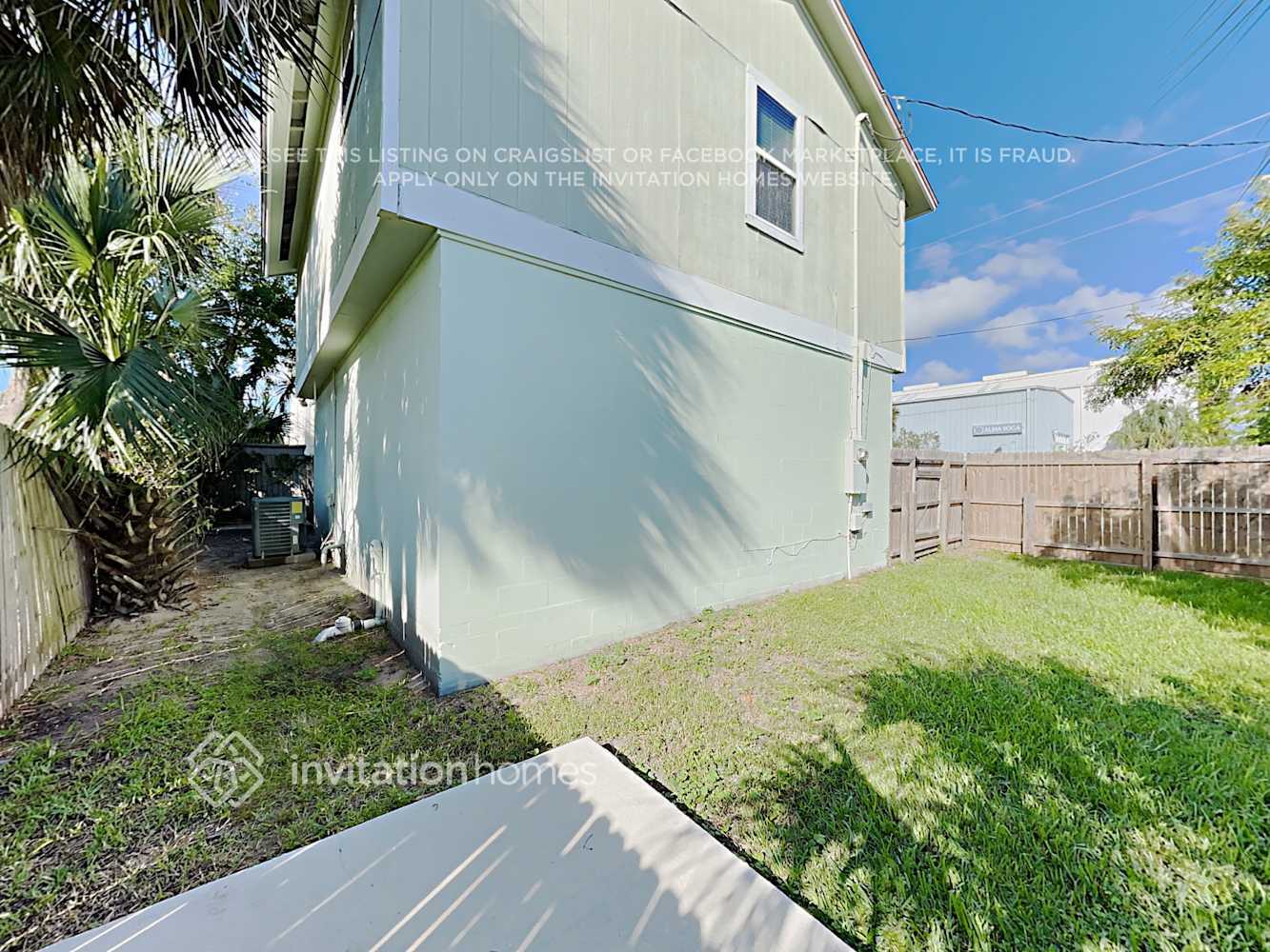 Building Photo - 410 4th St S